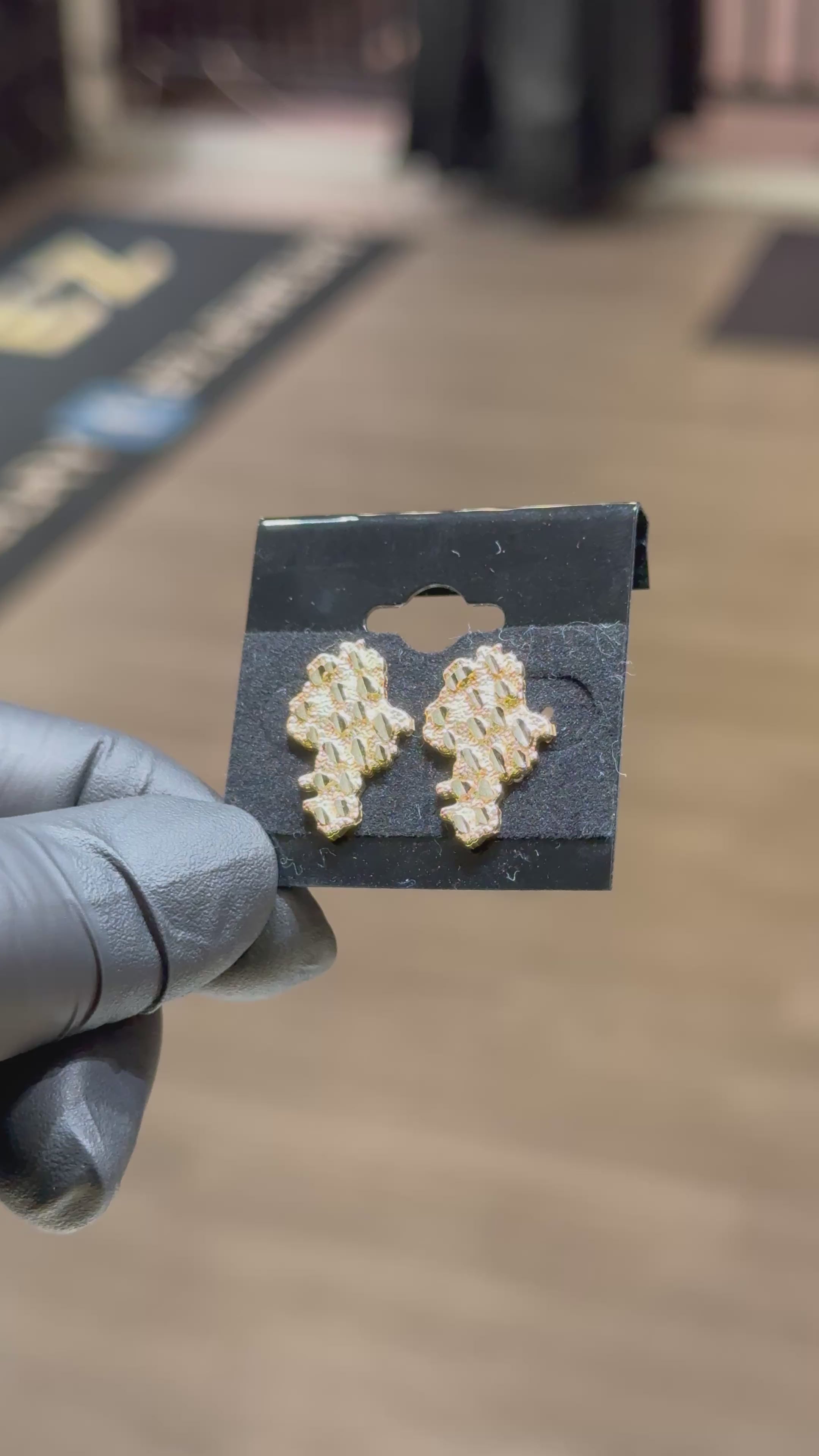 Load video: 10k Medium Flat Flake Classic Earrings