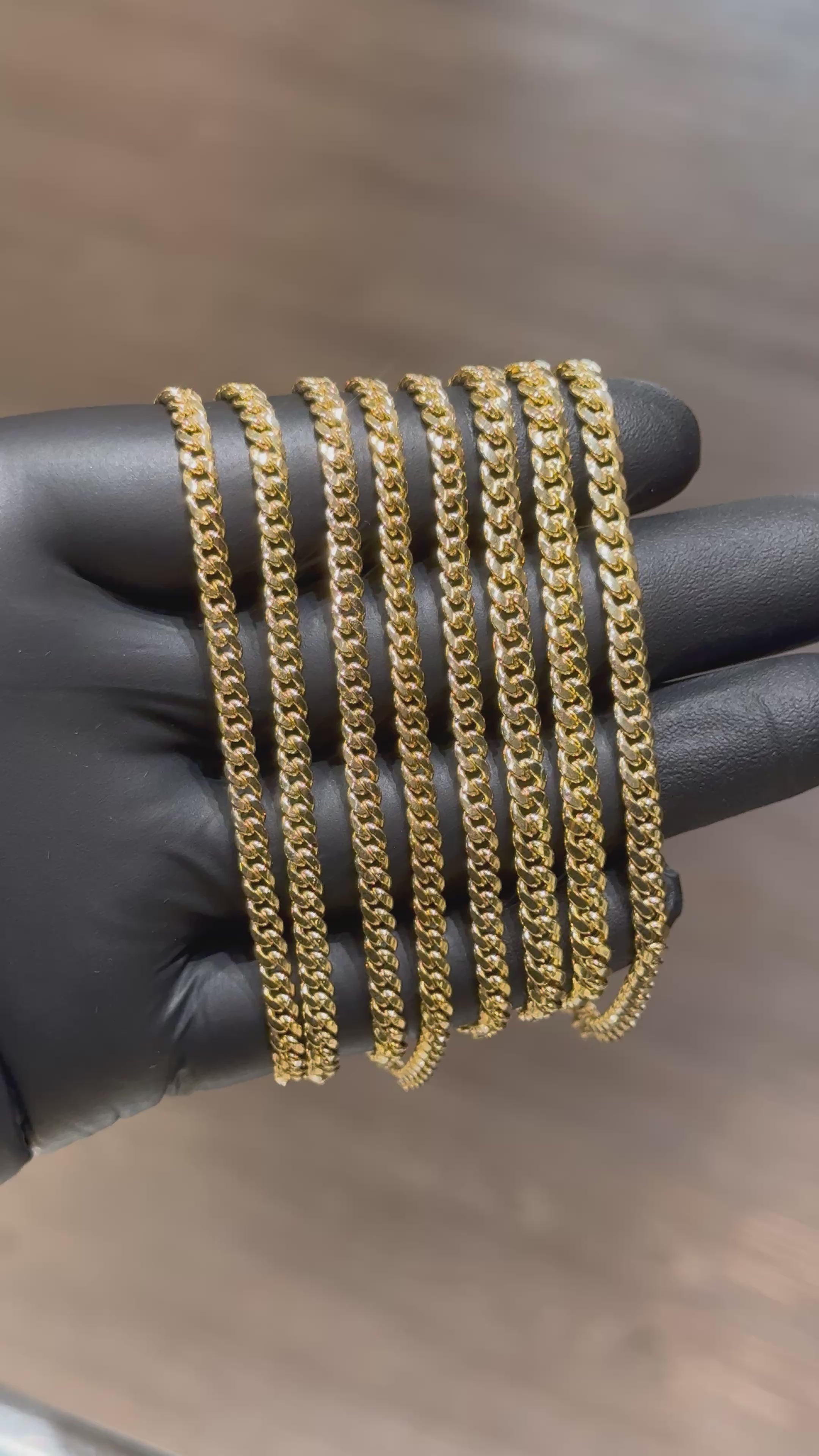 Load video: 10k Miami Cuban Bracelet