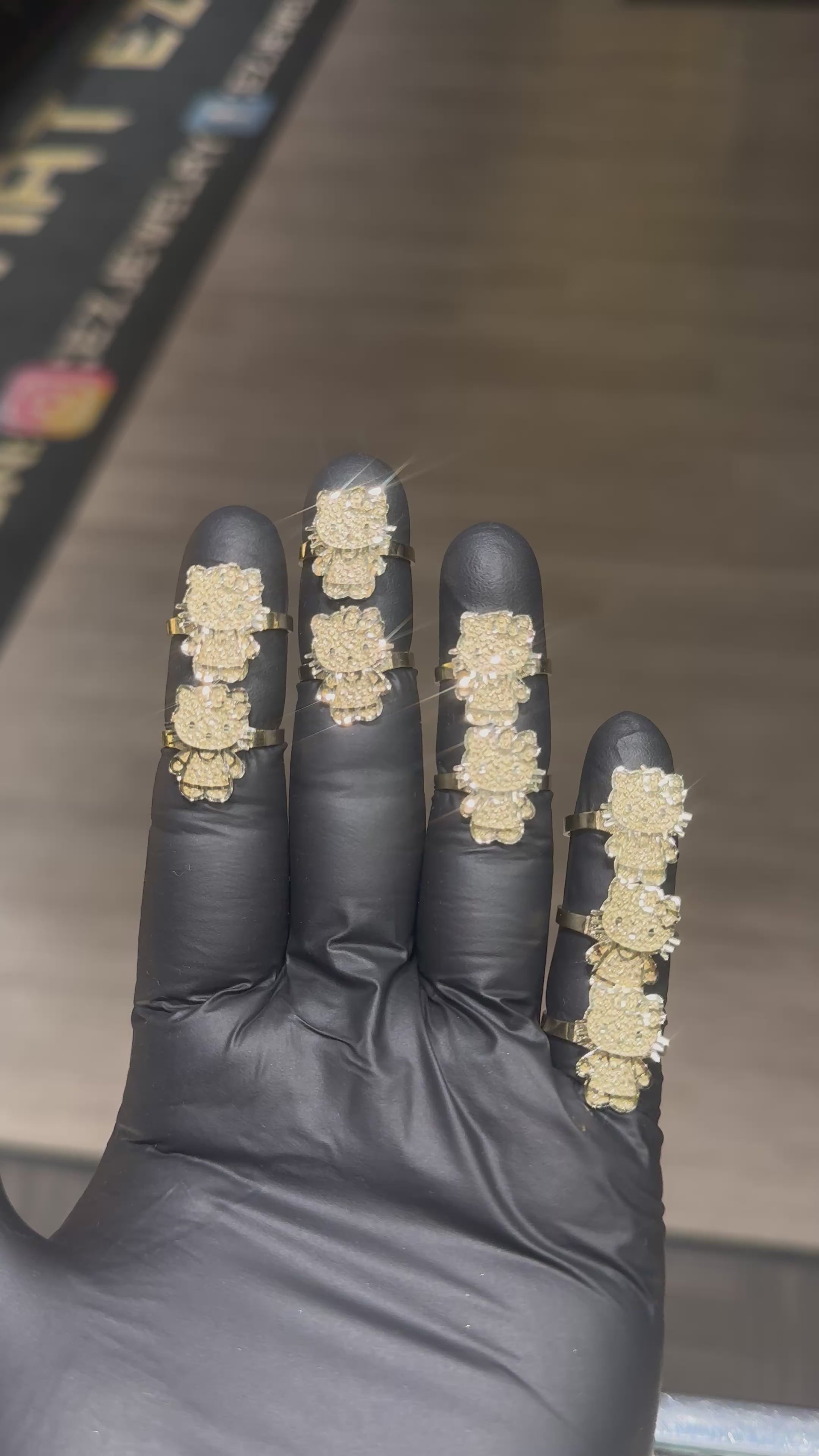 Load video: 10k Medium Nugget Full Body Hello Kitty Ring