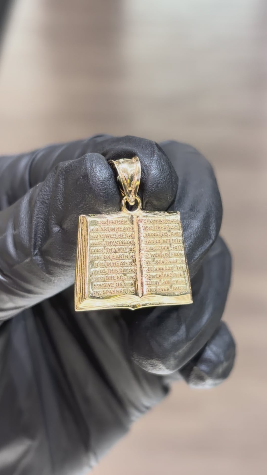10k Small Open Bible Pendant