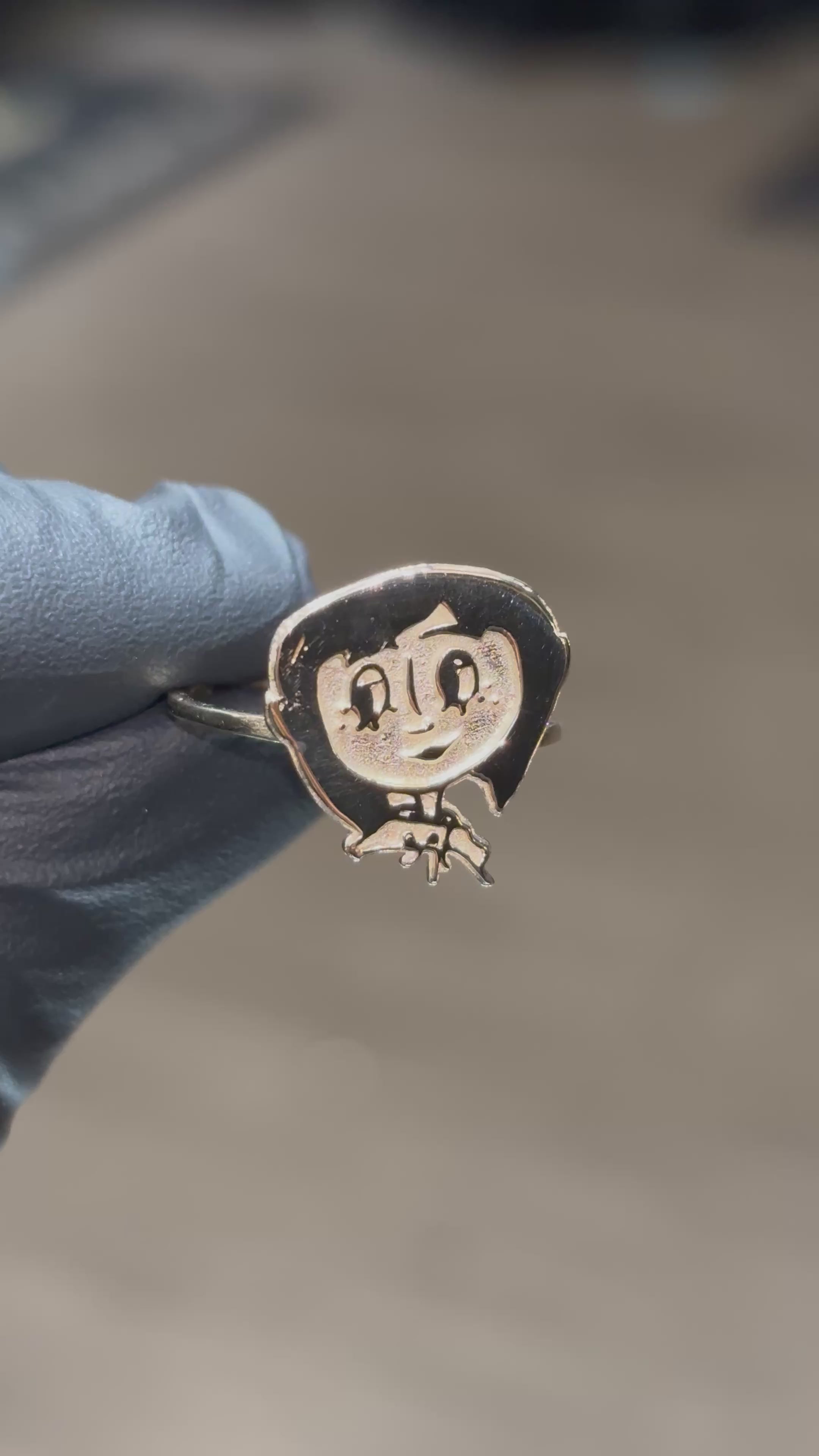 Load video: 10k Coraline Ring