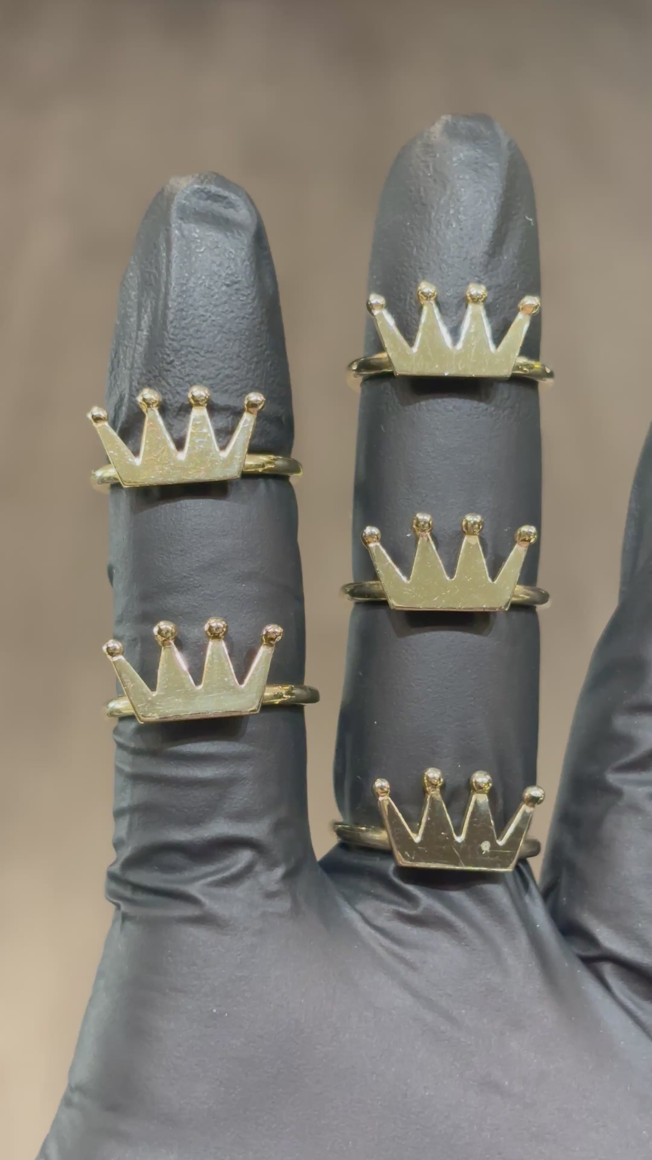 Load video: 10k Crown Ring