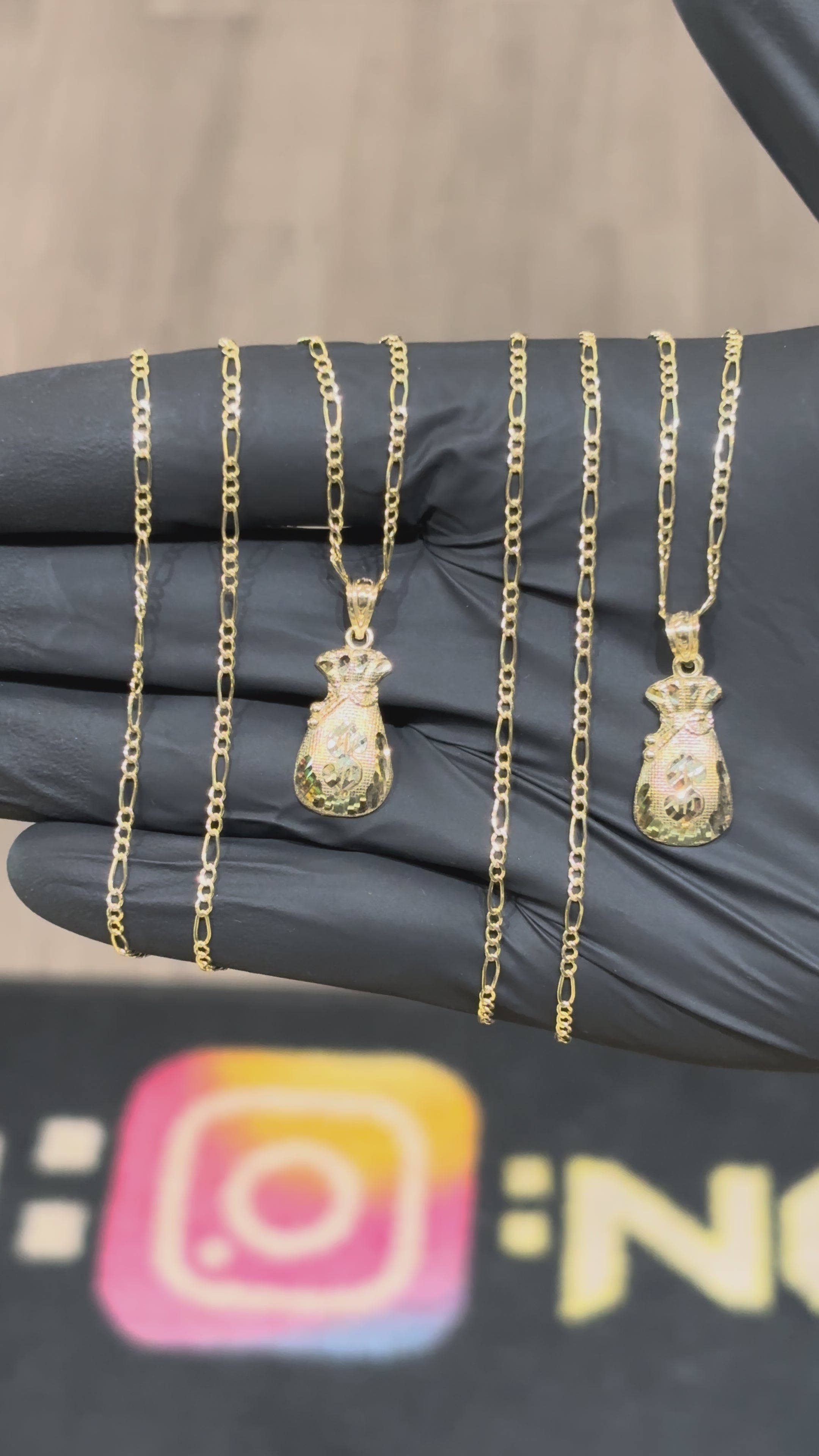 Load video: 10k Money Bag Chain Set