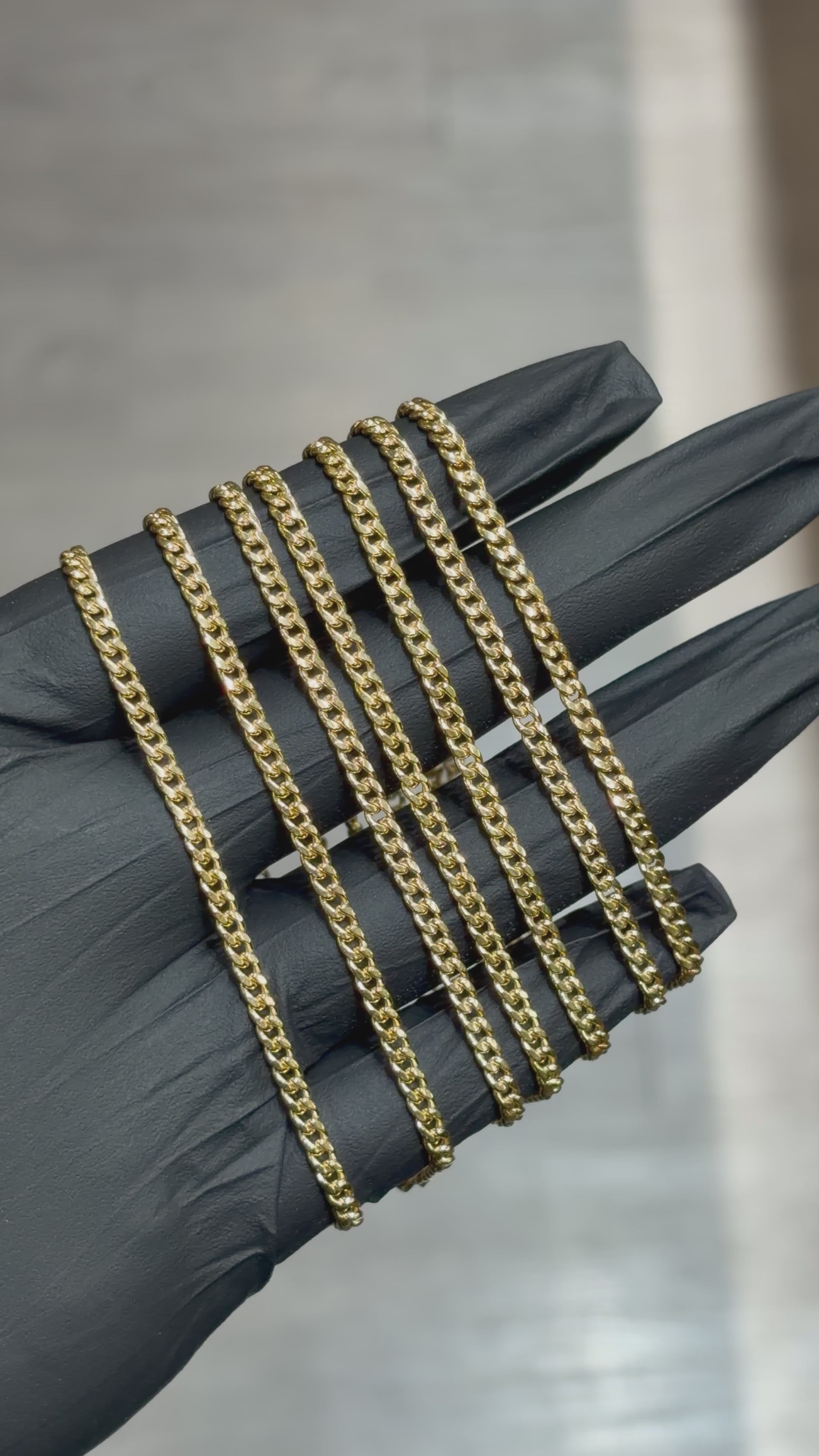 Load video: 10k 2.6mm Cuban Bracelet