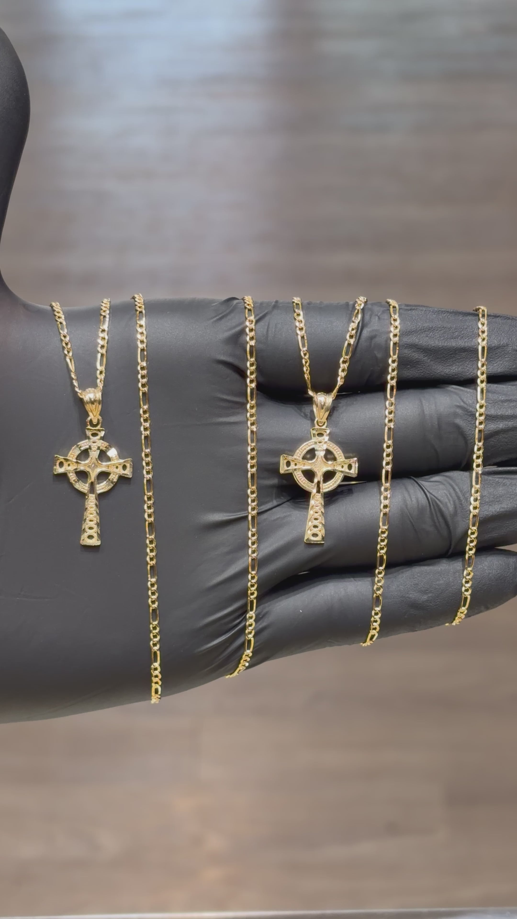 Load video: 10k Celtic Cross Chain Set