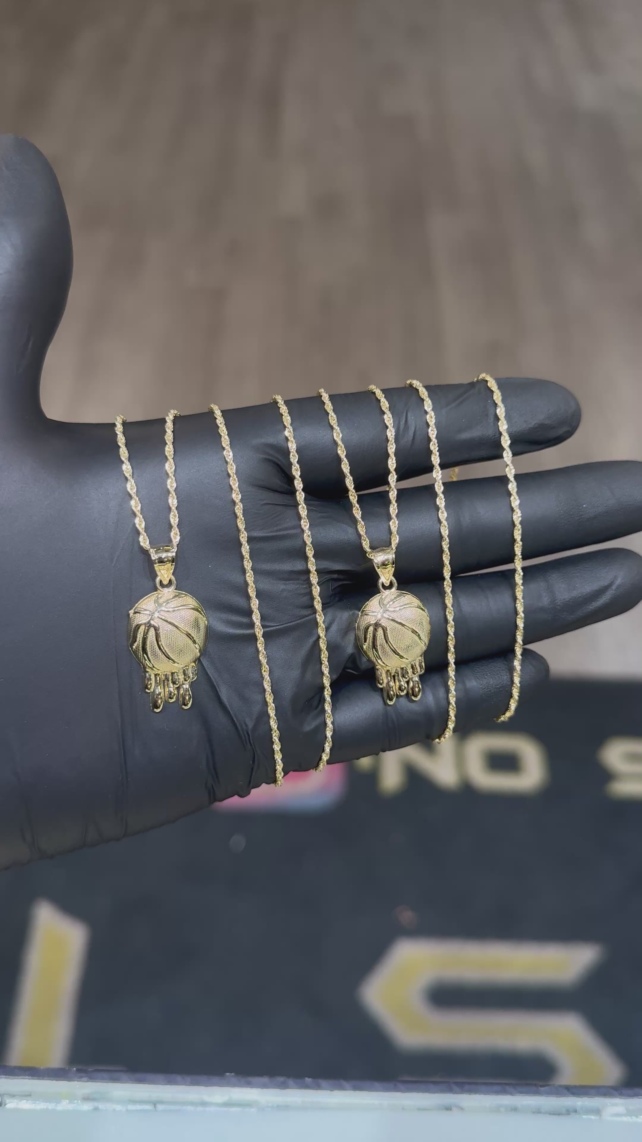 Load video: 10k Basketball Chain Set