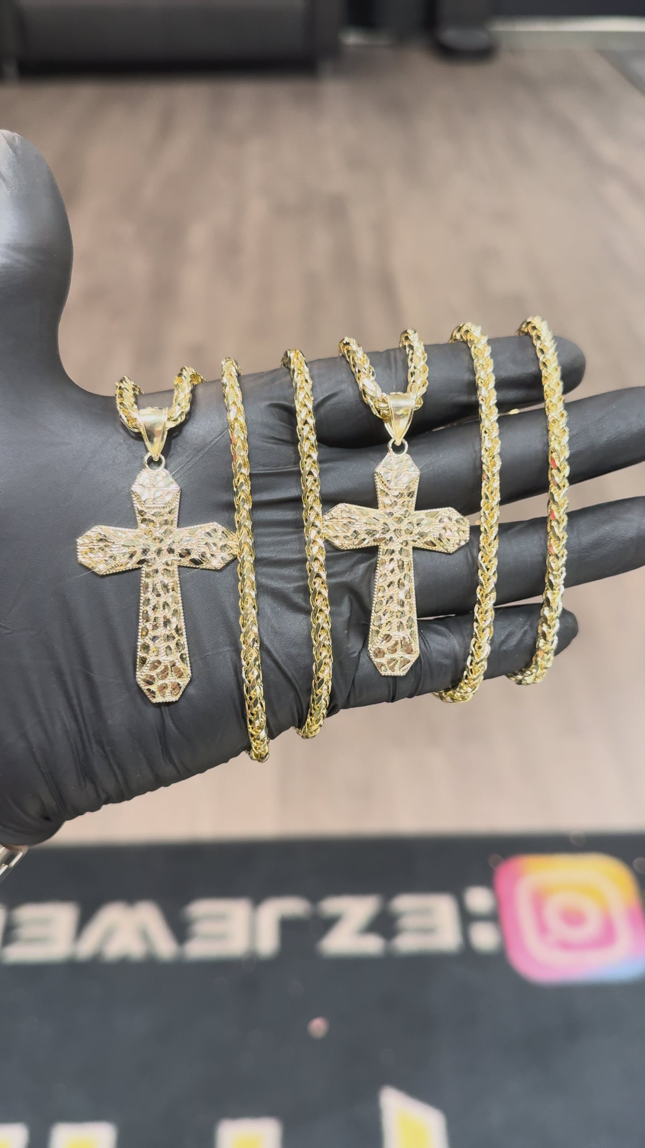 Load video: 10k Large Nugget Cross Chain Set